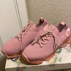 Blush athletic shoes size 7.5